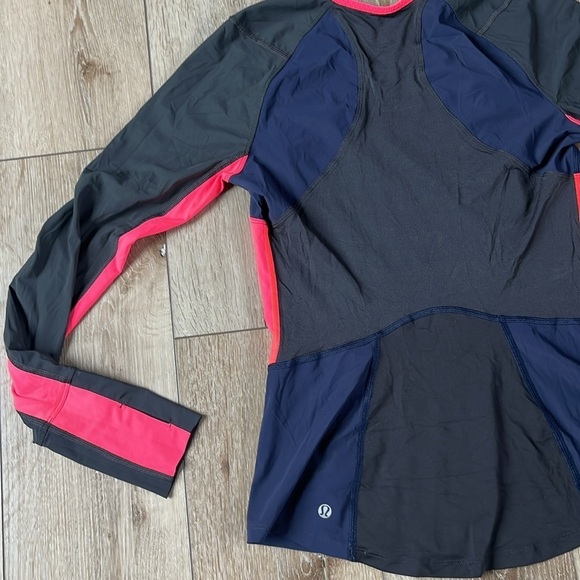Lululemon Trail Bound Long Sleeve in Deep Coal / Deep Navy / Electric Coral - Picture 9 of 9